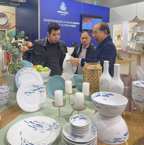 明隆一开发欧洲出口市场
