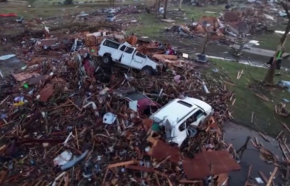 美南部龙卷风袭击致 26 人死