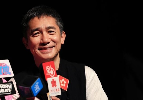 梁朝伟获威尼斯电影节终身成就金狮奖