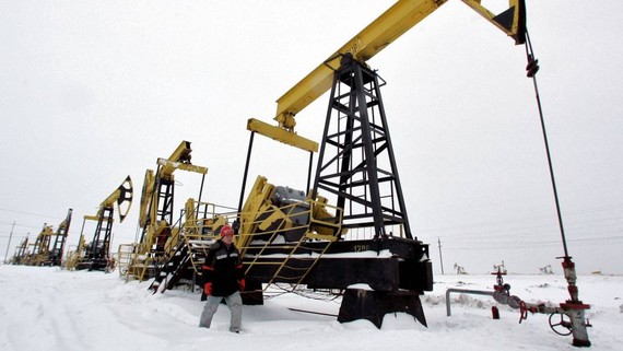 俄罗斯乌拉尔山脉伊热夫斯克市石油开采活动。（图：路透社）