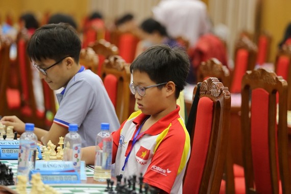 近400运动员参加国际象棋团体锦标赛