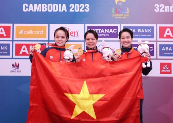 越南空手道女子队夺得金牌。（图：互联网）