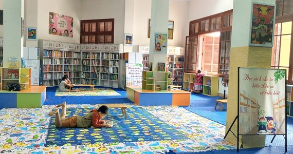 承天-顺化省图书馆儿童阅读室的空间既凉爽又洁净。