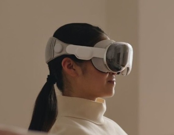 苹果首推虚拟实境眼镜
