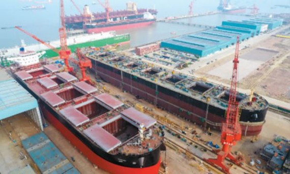 江苏省某造船企业一景。（图：新华社）