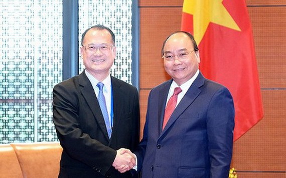 阮春福總理接見新華集團董事長蔡冠深。