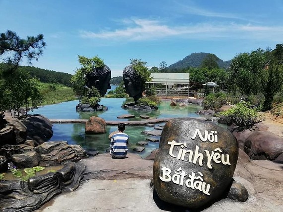 大勒市熱門景點--無極湖 ảnh 2