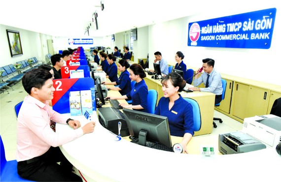 西貢銀行為客戶服務。
