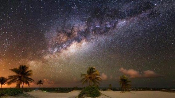 智利阿塔卡馬沙漠夜景。（圖源：互聯網）