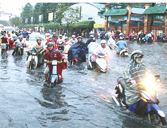 大雨水淹經常給市民出行造成諸多不便。