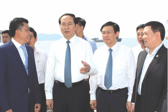 國家主席陳大光視察乂安國際港。（圖源：互聯網）