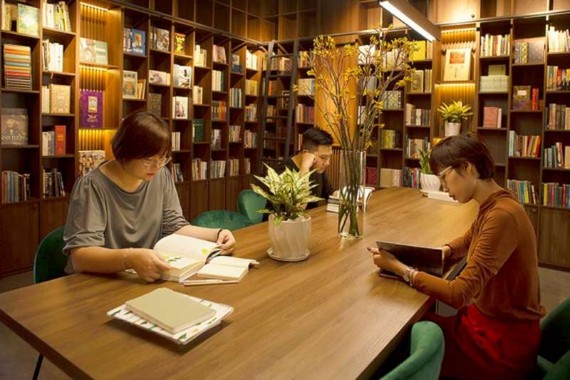  Nam Thi House以親切的環境，正成為年輕人的 理想閱讀空間。 