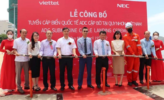 越南最大寬頻 ADC 光纜登陸歸仁