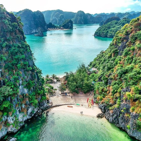 蘭下灣內美麗的自由島 ảnh 1