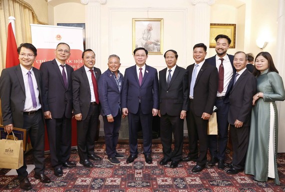 國會主席王廷惠對英國進行正式訪問 ảnh 1