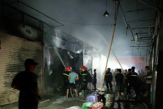 同塔省永盛街市發生火警