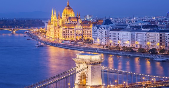 位於匈牙利首都布達佩斯的著名建築－座落在多瑙河畔的議會大廈。圖源：互聯網