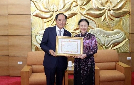 韓國大使榮獲為各民族和平友好紀念章