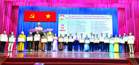 第五郡發揮民族大團結精神 ảnh 1