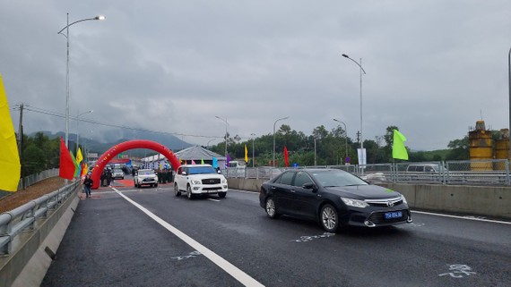 甘露-羅山成份路段高速項目竣工