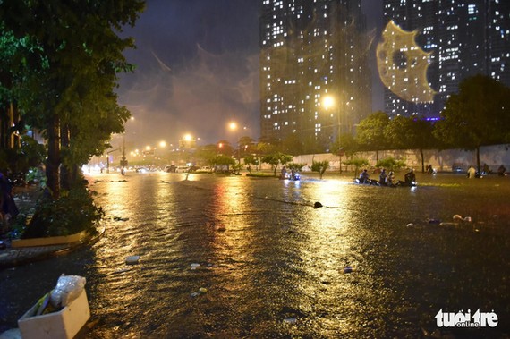 本市強降雨 多處成澤國 ảnh 1