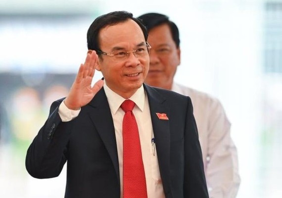 阮文年同志當選2020-2025年任期本市市委書記。