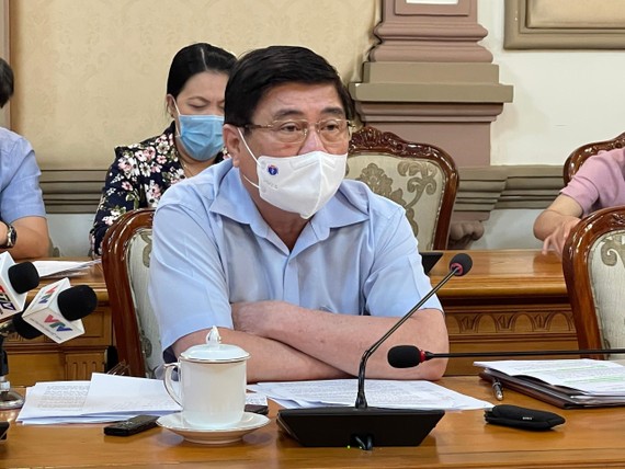 市人委會主席阮成鋒在會上作出指導。