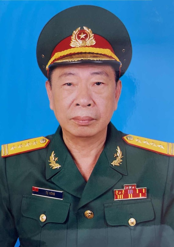 華人大校謝峰同志逝世 ảnh 1