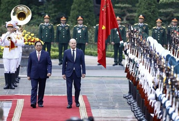 德國總理對越南進行正式訪問歡迎儀式。