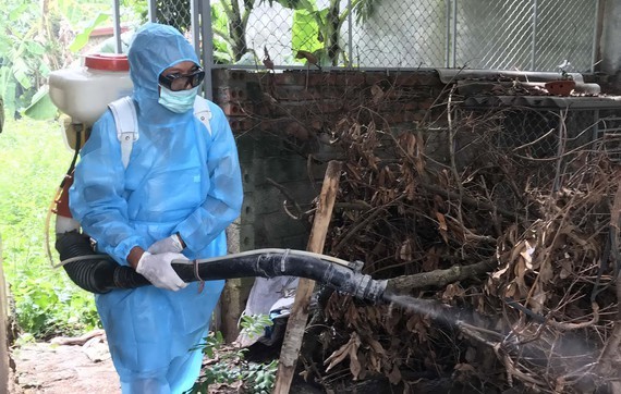Số người mắc sốt xuất huyết vẫn ở mức rất cao Hiện nay việc phòng chống dịch SXH chủ yếu vẫn là diệt lăng quăng và phun hóa chất diệt muỗi