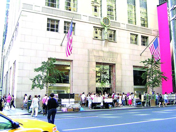 Cuộc đua đồng hồ và trang sức Cửa hàng của Tiffany ở New York, Mỹ