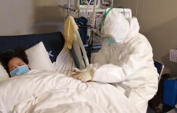 Trung Quốc ra sức dập dịch nCoV  Bệnh nhân nhiễm virus corona được điều trị tại bệnh viện ở Vũ Hán, tỉnh Hồ Bắc, Trung Quốc. Ảnh: THX/ TTXVN