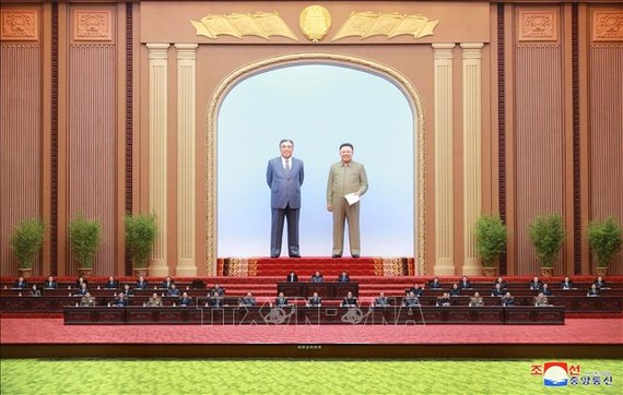 Các đại biểu tại phiên họp Hội đồng Nhân dân Tối cao Triều Tiên ở Bình Nhưỡng ngày 12/4/2020. Ảnh: Yonhap/TTXVN