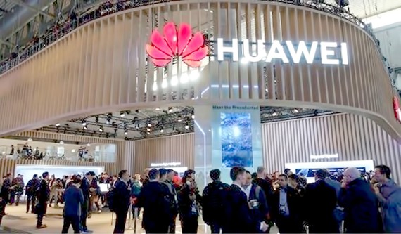 Huawei khơi lại căng thẳng Mỹ - Trung Quốc Huawei khai trương cửa hàng đầu tiên tại Pháp vào đầu tháng 3 vừa qua
