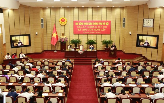 Hà Nội giảm hơn 2.355 tỷ đồng vốn của 78 dự án Quang cảnh Kỳ họp thứ 17 HĐND TP Hà Nội. Ảnh: LAODONGTHUDO.VN