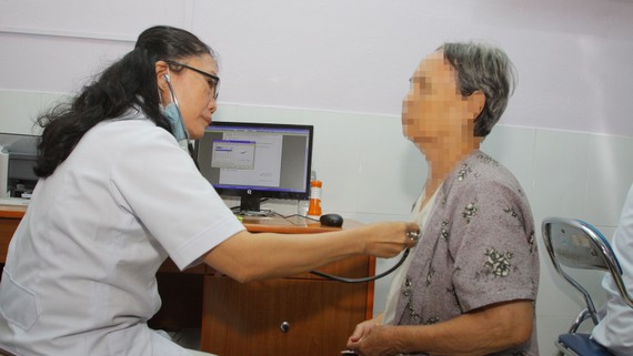 Chữa bệnh bằng phương pháp thực dưỡng: Những lầm tưởng nguy hại Khi khám bác sĩ thường tư vấn cho bệnh nhân không cuồng tin vào phương pháp chữa bệnh bằng “thực dưỡng”