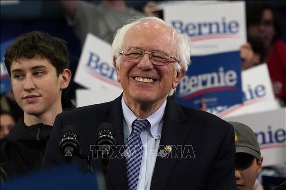 Ông Bernie Sanders giành chiến thắng tại bang New Hampshire Thượng nghị sĩ bang Vermont, ông Bernie Sanders sau cuộc bầu cử sơ bộ ở bang New Hampshire ngày 11-2-2020. Ảnh: AFP/TTXVN