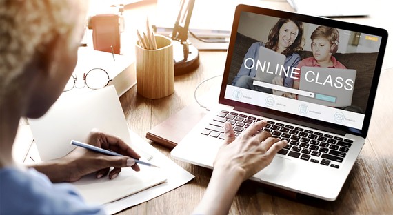 Hơn 860 triệu học sinh toàn thế giới bị ảnh hưởng vì dịch Covid-19 Lớp học trực tuyến vẫn chỉ là giải pháp tình huống. Ảnh: OLC