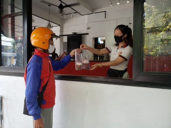 Đà Nẵng: Dự kiến cho học sinh THCS, THPT đi học lại từ 14-9 Các cơ sở kinh doanh ăn uống bán hàng mang về