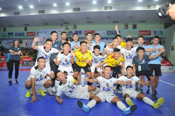 HLV Phạm Minh Giang: Tôi rất vui khi Thái Sơn Nam đã vô địch ảnh 1