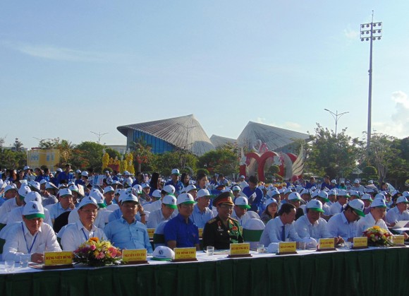 Ô nhiễm, xói lở và xâm thực biển đang đe dọa đến sinh kế bền vững cho hàng triệu người dân ảnh 1