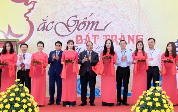 Đưa Bát Tràng trở thành làng kiểu mẫu về ngành nghề truyền thống ảnh 2