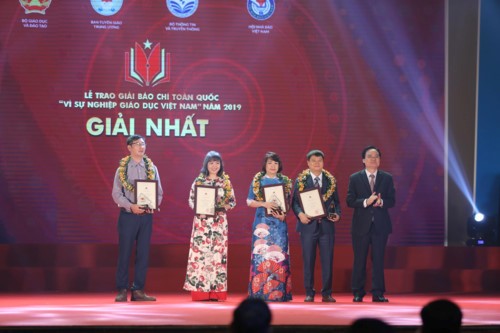 Trao giải báo chí toàn quốc 'Vì sự nghiệp Giáo dục Việt Nam' năm 2019 ảnh 1