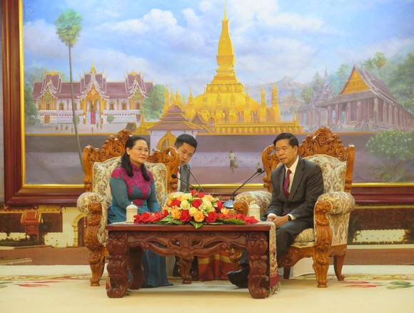 Đoàn đại biểu cấp cao TPHCM bắt đầu chuyến thăm Lào ảnh 1