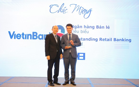 VietinBank nhận cú đúp giải thưởng bán lẻ năm 2018 ảnh 1