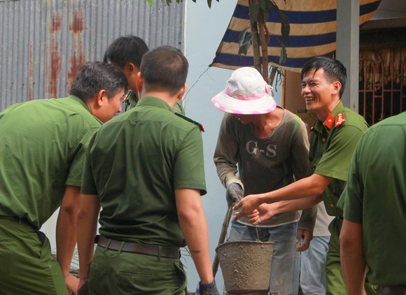Hơn 40 cây cầu bê tông nông thôn có vốn '0 đồng' ảnh 6