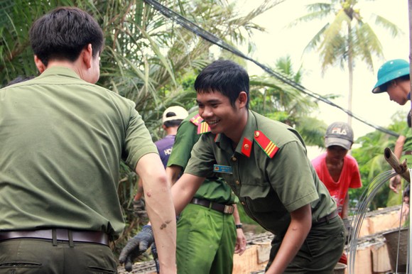 Hơn 40 cây cầu bê tông nông thôn có vốn '0 đồng' ảnh 7