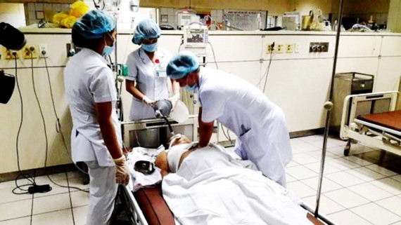 Bồi thường cho nạn nhân vụ tai biến chạy thận ở Hòa Bình bị làm khó! ảnh 1