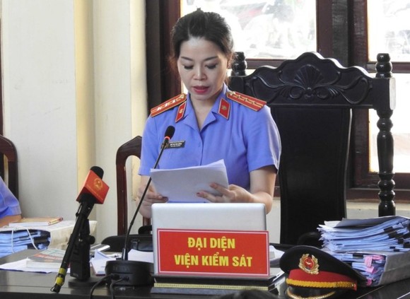 Bất ngờ với tình tiết mới, VKS đề nghị trả hồ sơ điều tra bổ sung vụ án chạy thận ở Hòa Bình ảnh 1