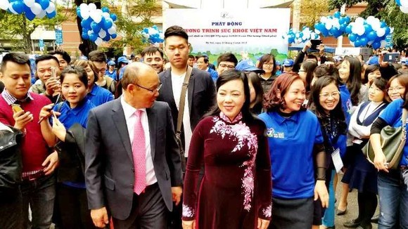 Thủ tướng kêu gọi toàn dân tập thể dục, duy trì lối sống lành mạnh ảnh 8